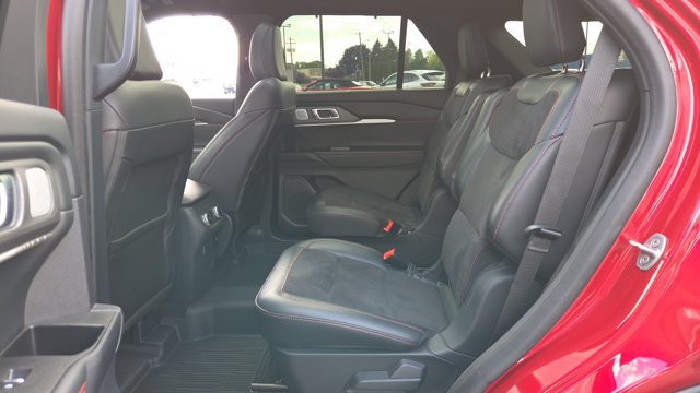 Certified 2025 Ford Explorer ST AWD/4WD image 23