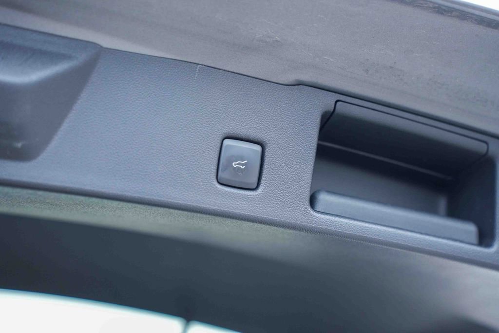 Certified 2022 Ford Escape SE w/ SE Sport Appearance Package image 10