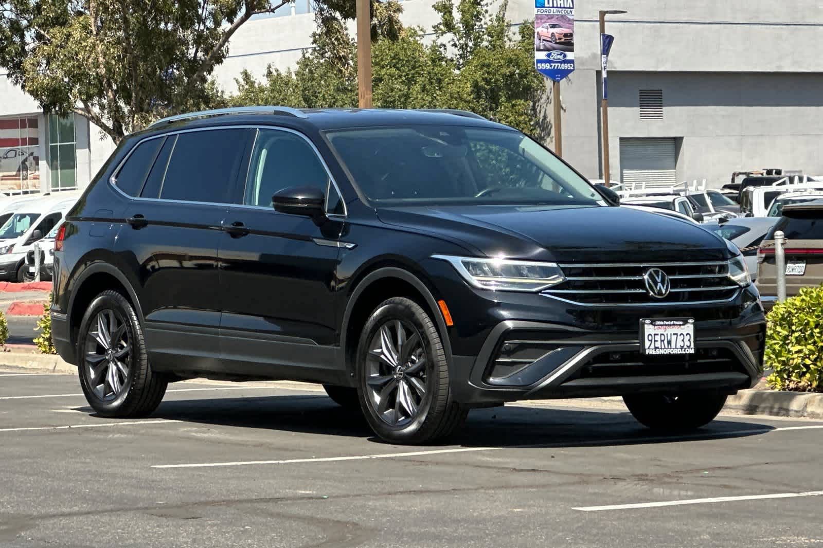 Used 2023 Volkswagen Tiguan SE AWD/4WD image 10