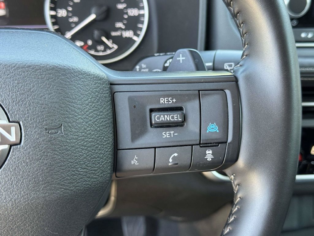 Used 2025 Nissan Rogue SV FWD image 13