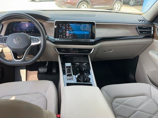 Used 2024 Volkswagen Atlas SE AWD/4WD image 12