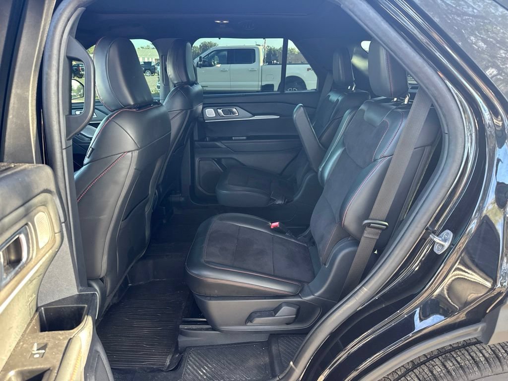 Certified 2025 Ford Explorer ST AWD/4WD image 11