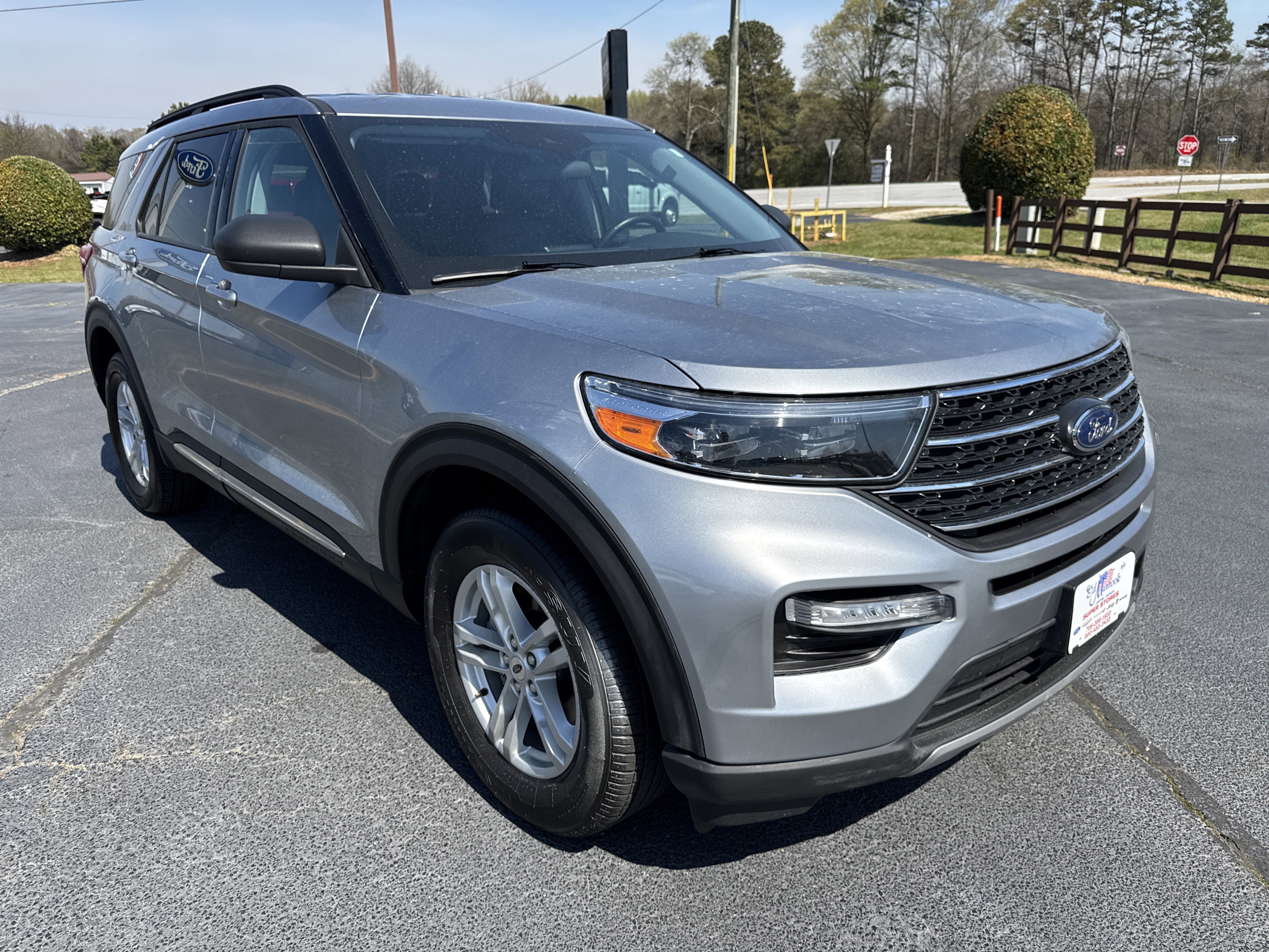 Certified 2024 Ford Explorer XLT w/ Equipment Group 202A AWD/4WD image 4