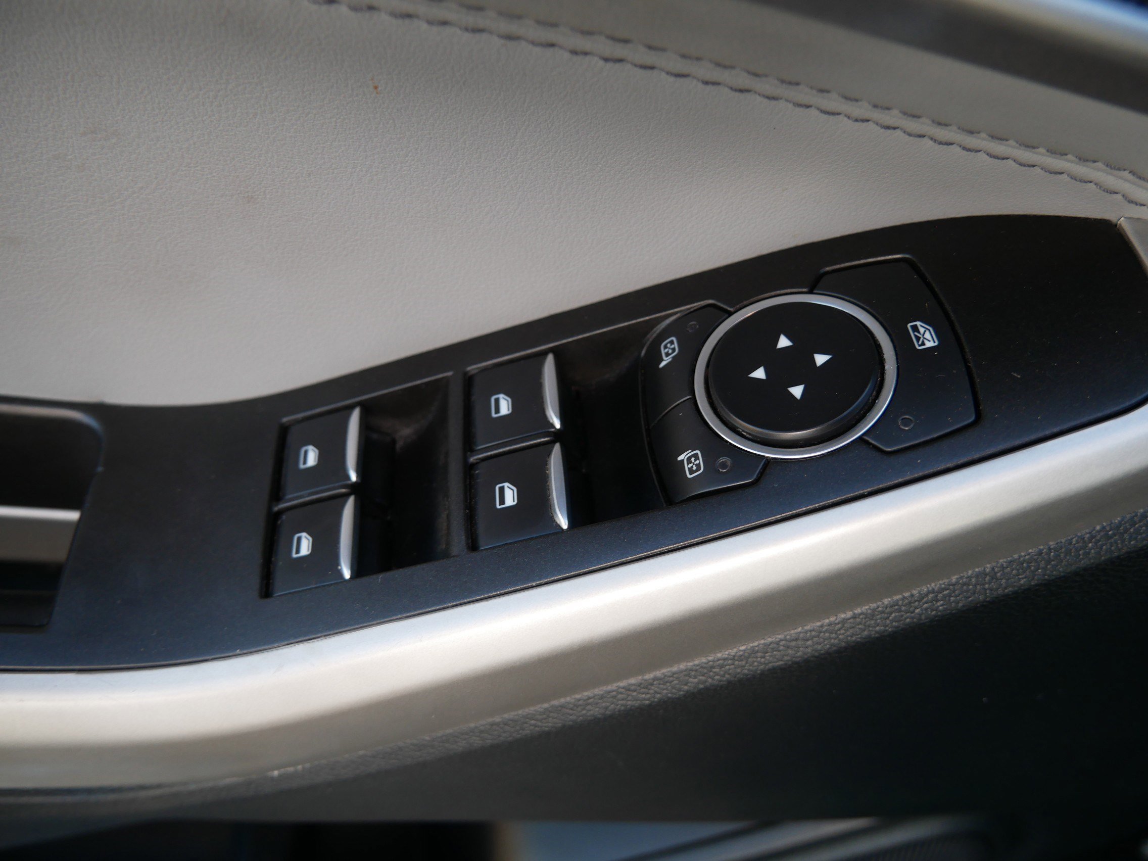 Certified 2022 Ford Explorer XLT w/ Equipment Group 202A image 20