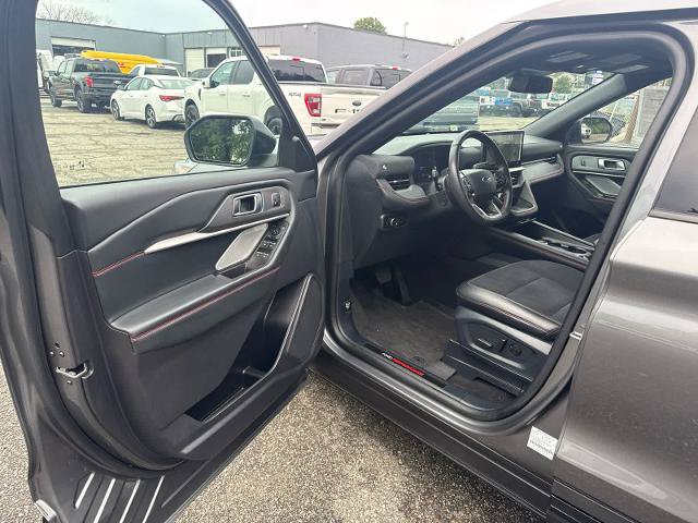 Certified 2025 Ford Explorer ST AWD/4WD image 6