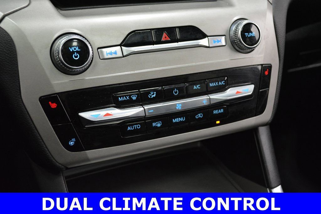 Certified 2022 Ford Explorer XLT w/ Equipment Group 202A image 13