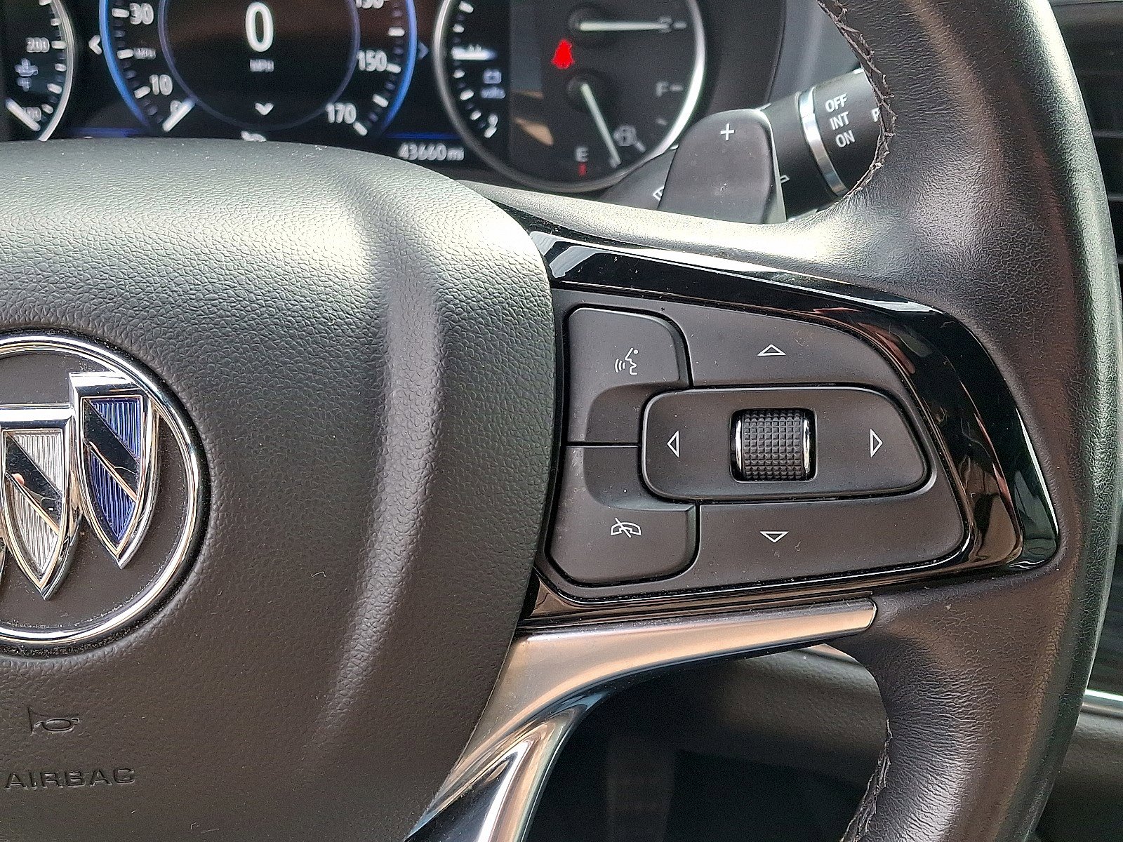 Used 2024 Buick Enclave Premium image 21