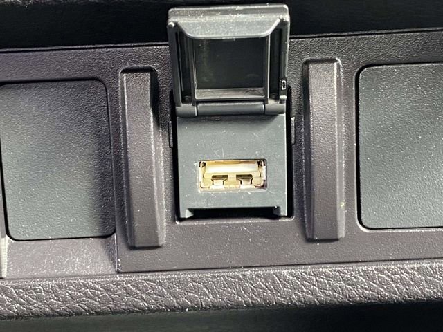 Used 2022 Toyota Tacoma SR w/ SR Convenience Package image 27