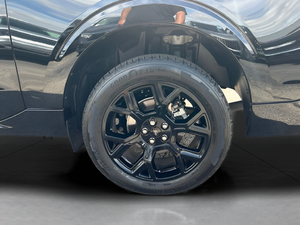 Certified 2025 Ford Maverick Lobo AWD/4WD image 28