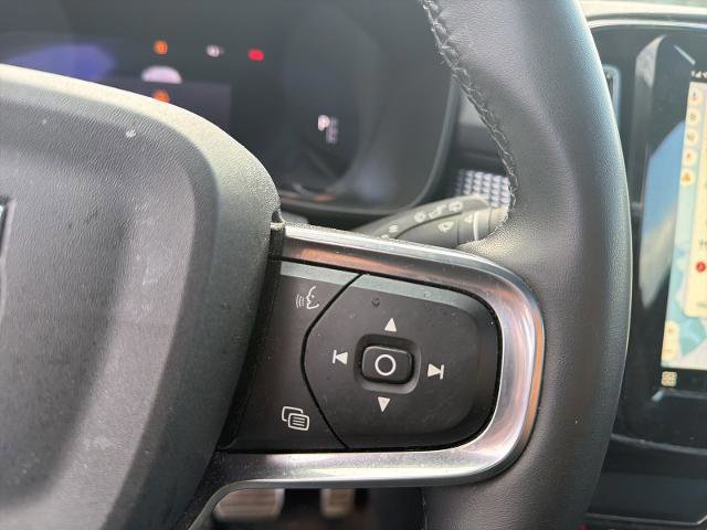 Used 2022 Volvo XC40 P8 Recharge Plus image 19