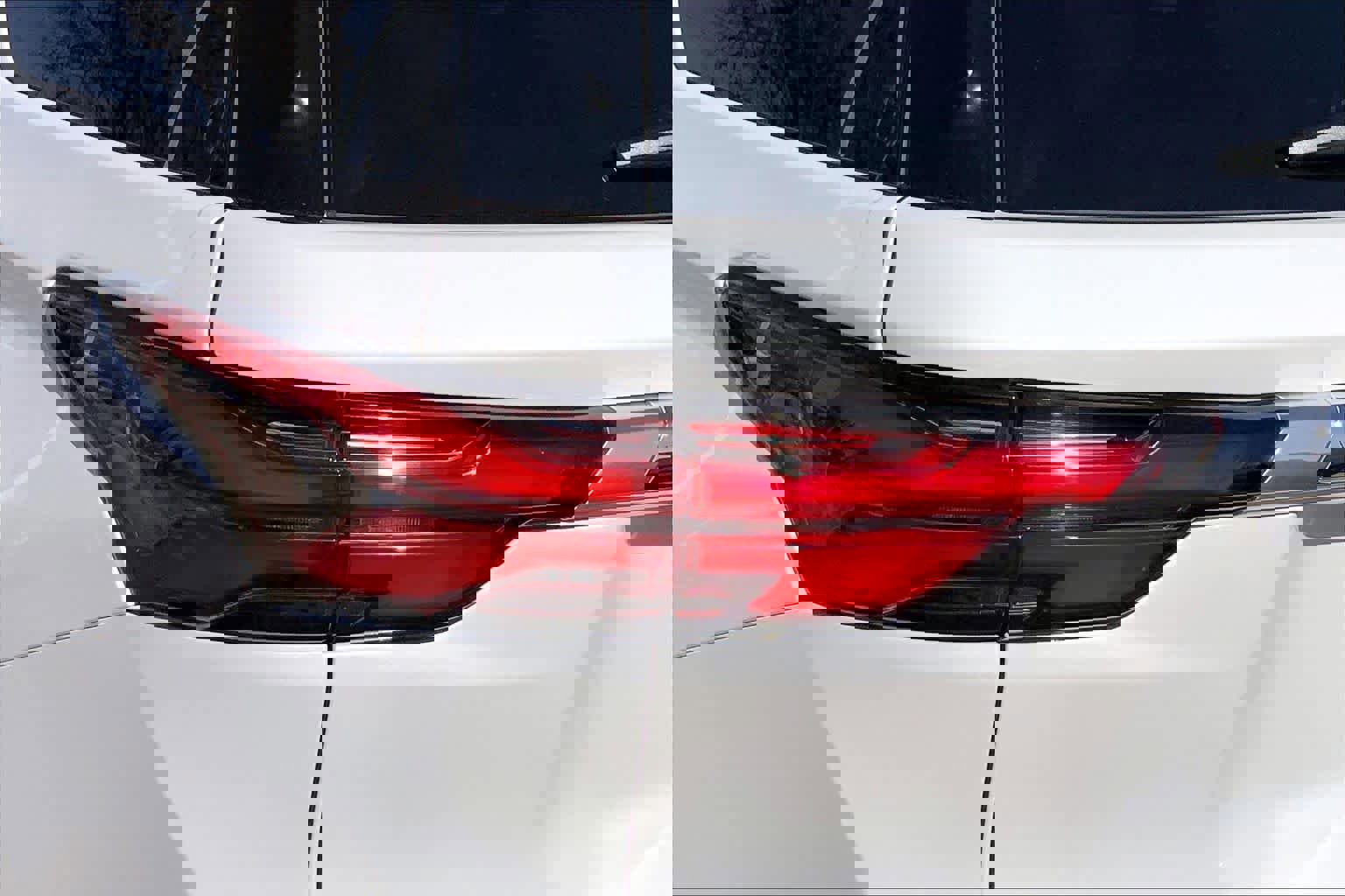 Used 2023 Chevrolet Traverse High Country image 28