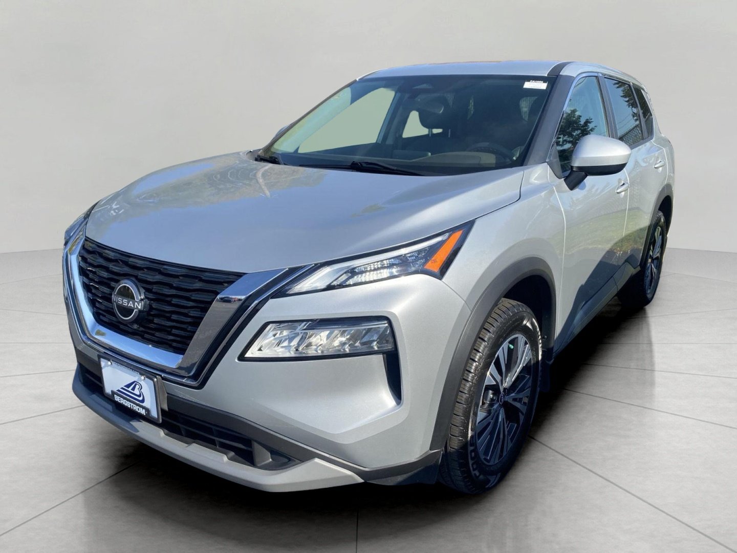 Used 2023 Nissan Rogue SV AWD/4WD image 4