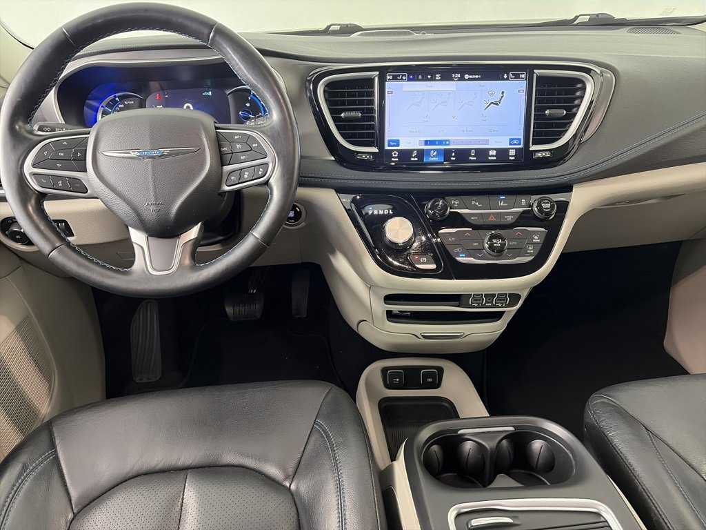Used 2021 Chrysler Pacifica Touring-L image 13