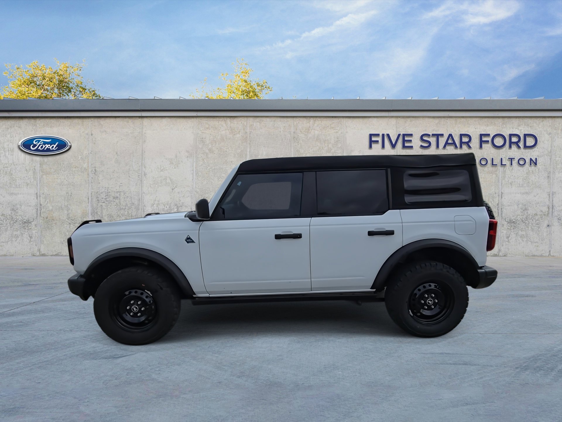 Certified 2023 Ford Bronco Black Diamond image 2