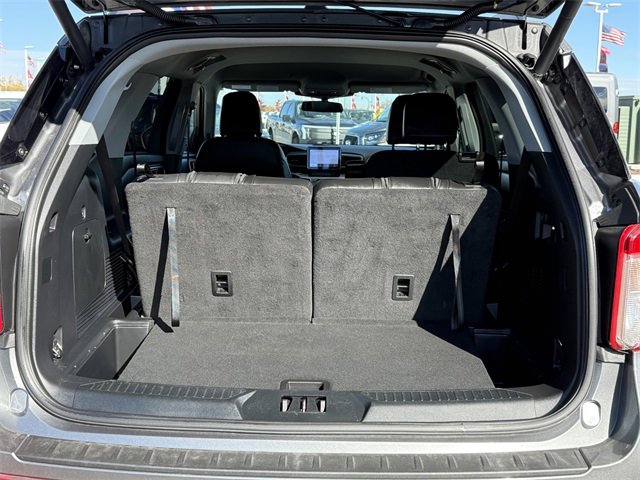 Certified 2022 Ford Explorer XLT w/ Equipment Group 202A image 27