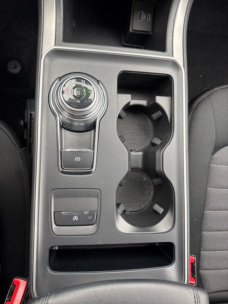 Certified 2021 Ford Edge SE image 14