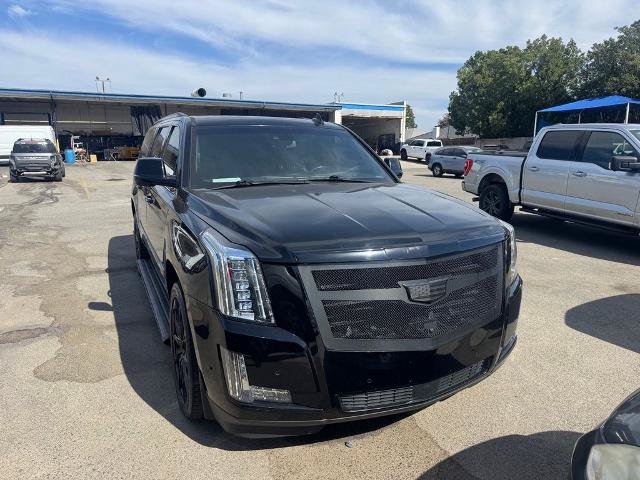 Used 2020 Cadillac Escalade ESV Platinum w/ Escalade Sport Edition AWD/4WD image 3