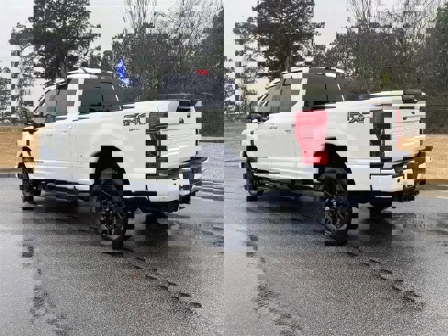 Certified 2022 Ford F350 Lariat w/ Black Appearance Package image 7