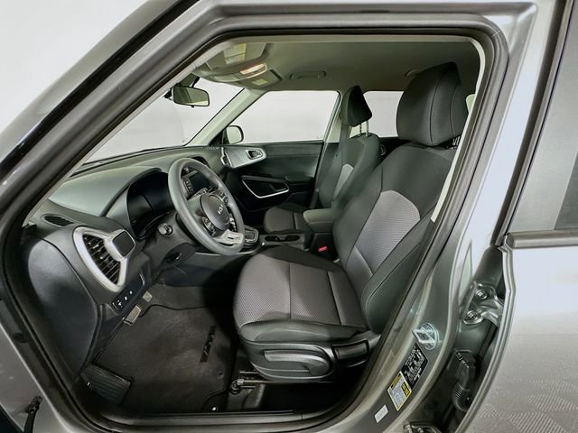 Used 2025 Kia Soul LX FWD image 25
