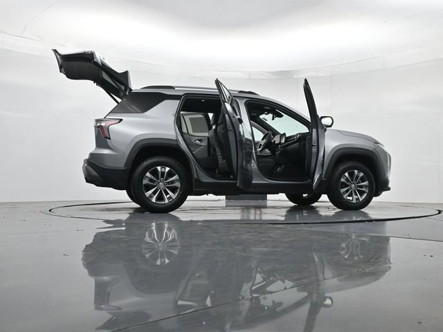 Used 2025 Chevrolet Equinox LT w/ Convenience Package II FWD image 56