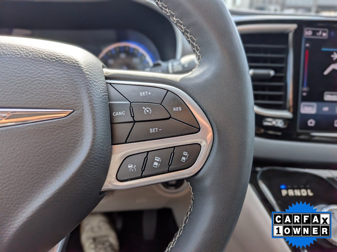 Used 2023 Chrysler Pacifica Touring-L FWD image 30
