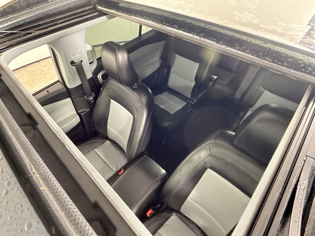 Certified 2022 Ford Explorer XLT w/ Equipment Group 202A image 22