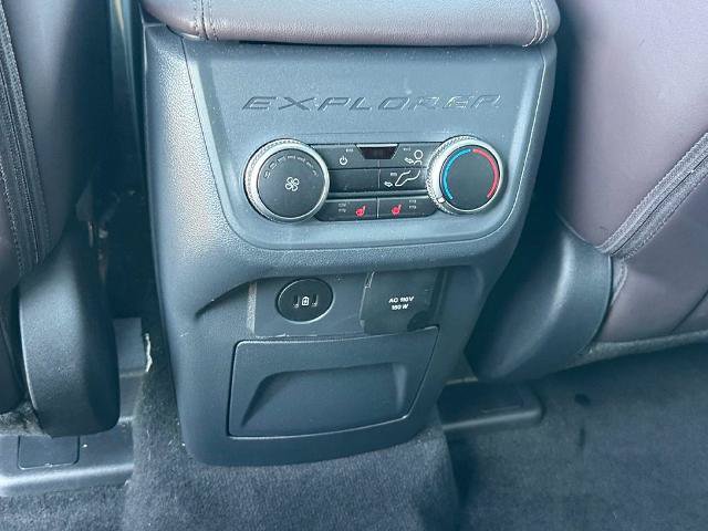 Certified 2025 Ford Explorer Platinum w/ LUX Leather Package AWD/4WD image 12