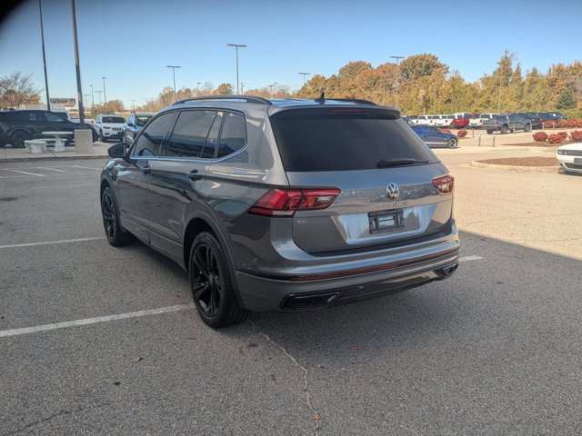 Used 2024 Volkswagen Tiguan SE R-Line image 5