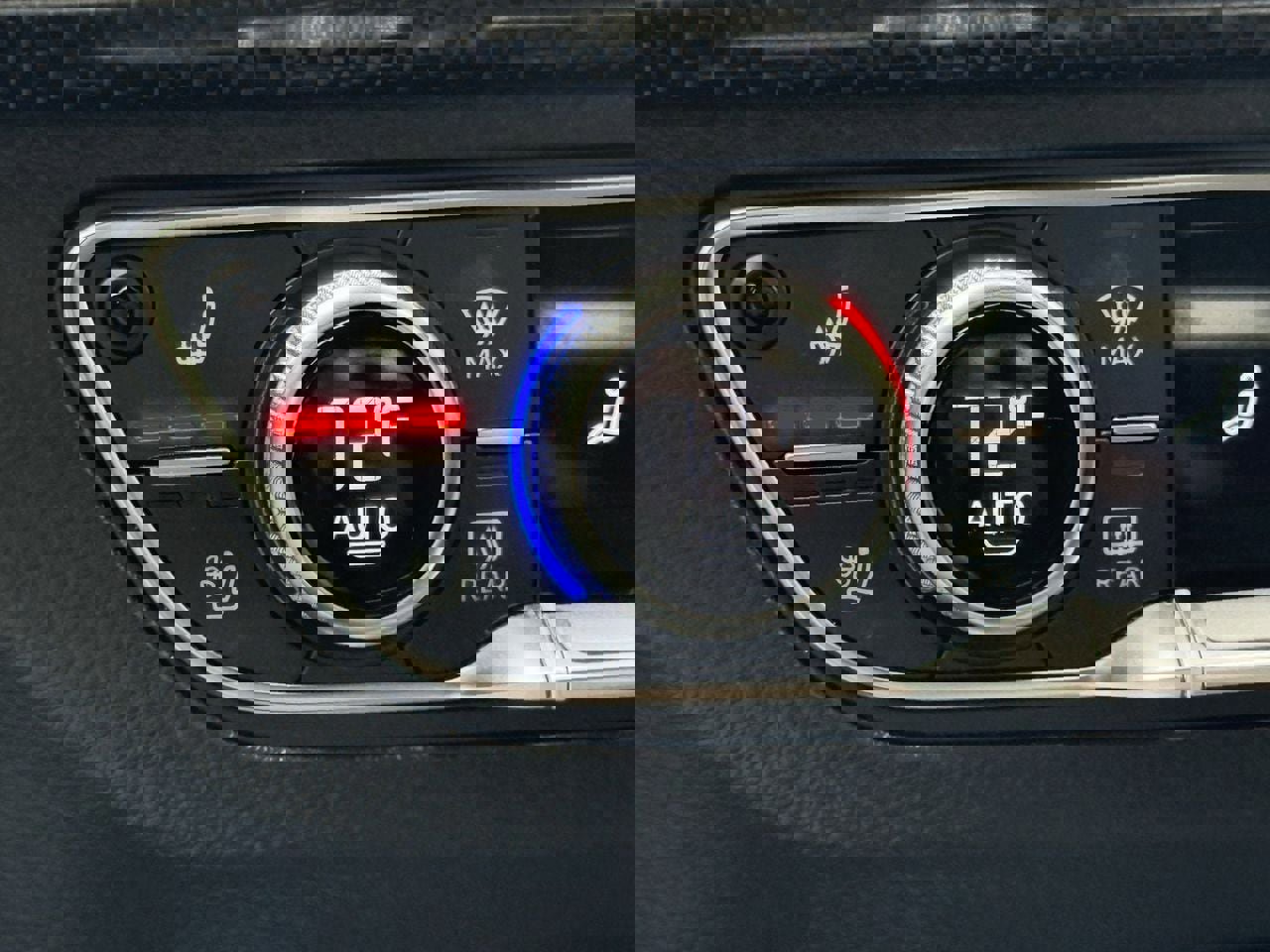 Used 2018 Audi SQ5 Prestige w/ Prestige Package image 21