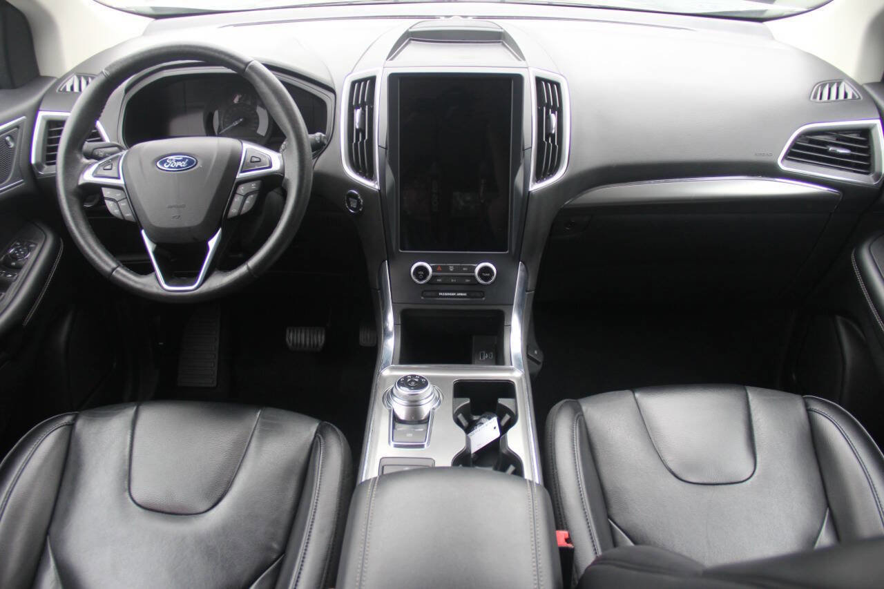 Certified 2022 Ford Edge Titanium image 17