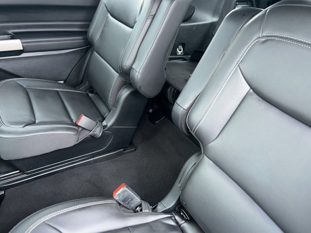 Certified 2022 Ford Explorer XLT w/ Equipment Group 202A image 34