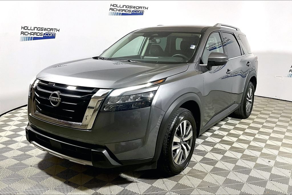 Used 2025 Nissan Pathfinder SL