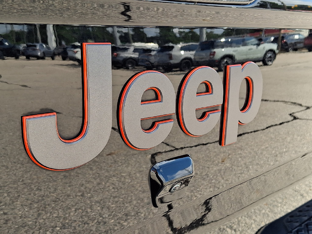 Used 2022 Jeep Gladiator Mojave w/ Cold Weather Group AWD/4WD image 28