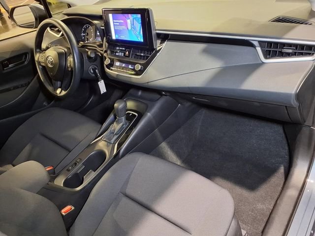 Used 2025 Toyota Corolla LE image 30