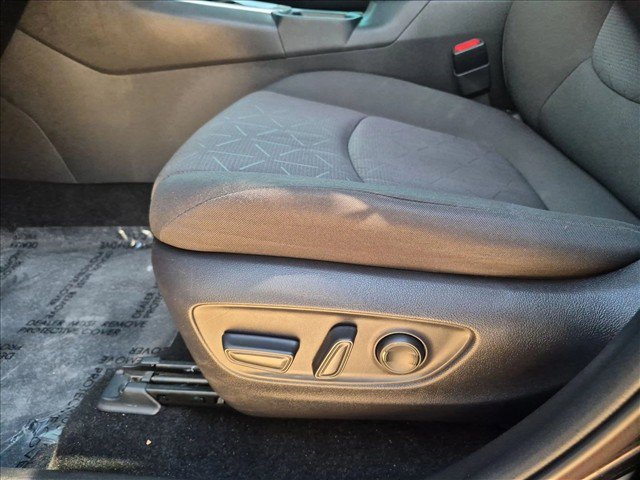 Used 2021 Toyota RAV4 XLE w/ Convenience Package AWD/4WD image 16