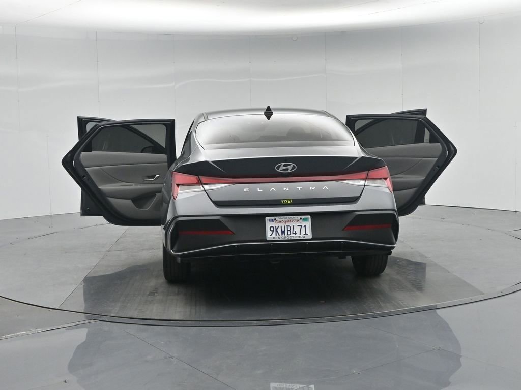 Used 2024 Hyundai Elantra SEL image 36