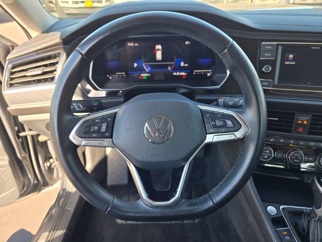 Used 2024 Volkswagen Jetta SE FWD image 20
