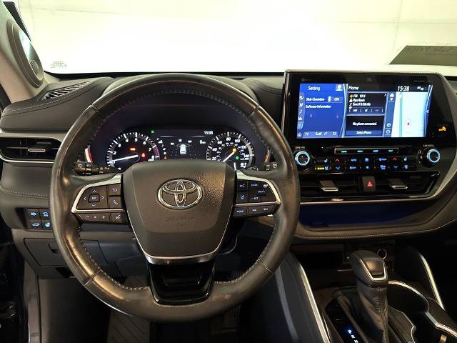 Used 2020 Toyota Highlander Platinum FWD image 8