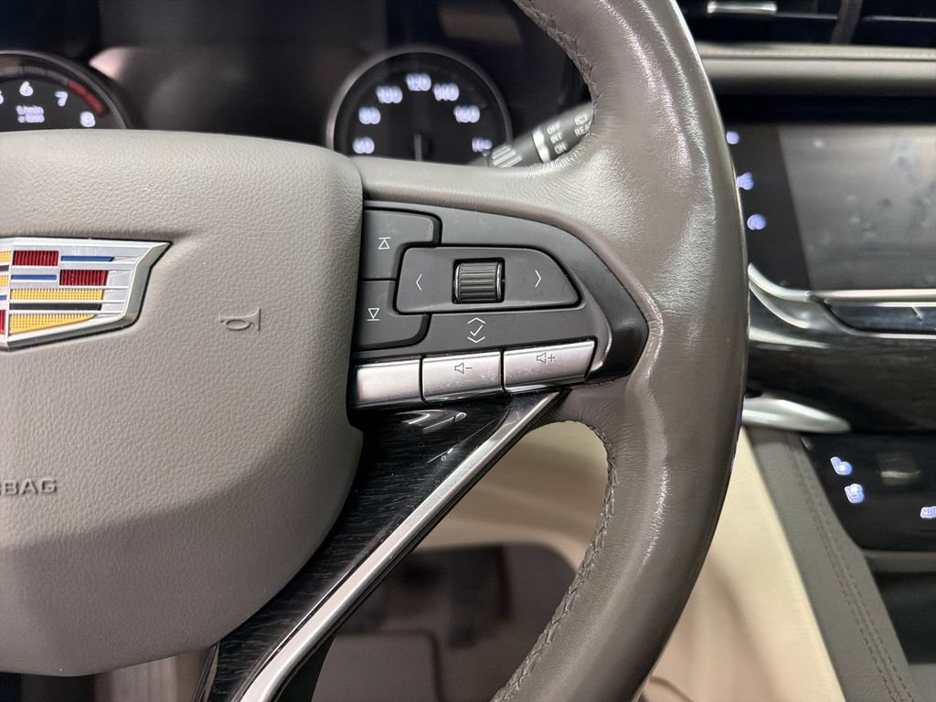 Used 2020 Cadillac XT6 Premium Luxury FWD image 22
