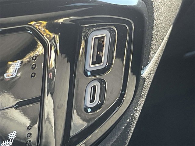 Used 2024 GMC Sierra 1500 Elevation image 30