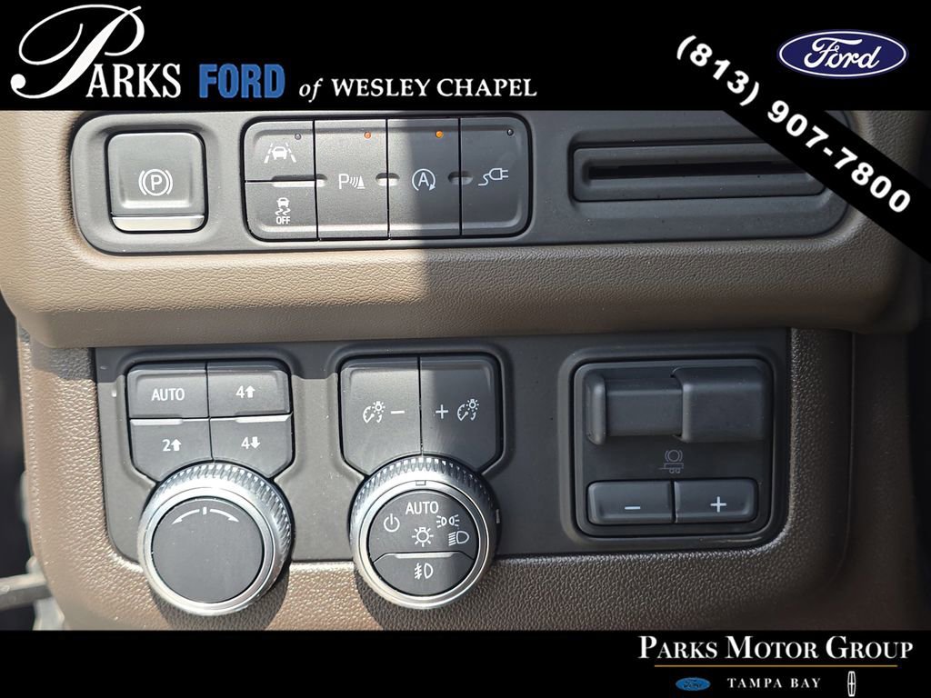 Used 2021 GMC Yukon SLT w/ SLT Luxury Plus Package AWD/4WD image 29