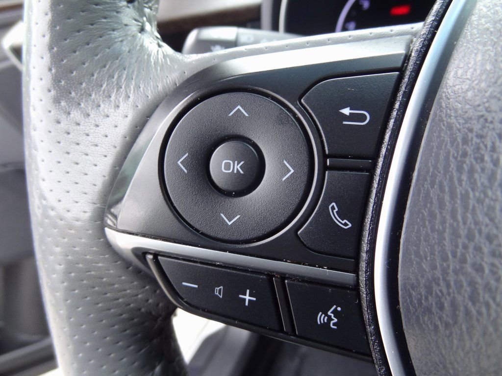 Used 2019 Toyota Avalon Limited image 25