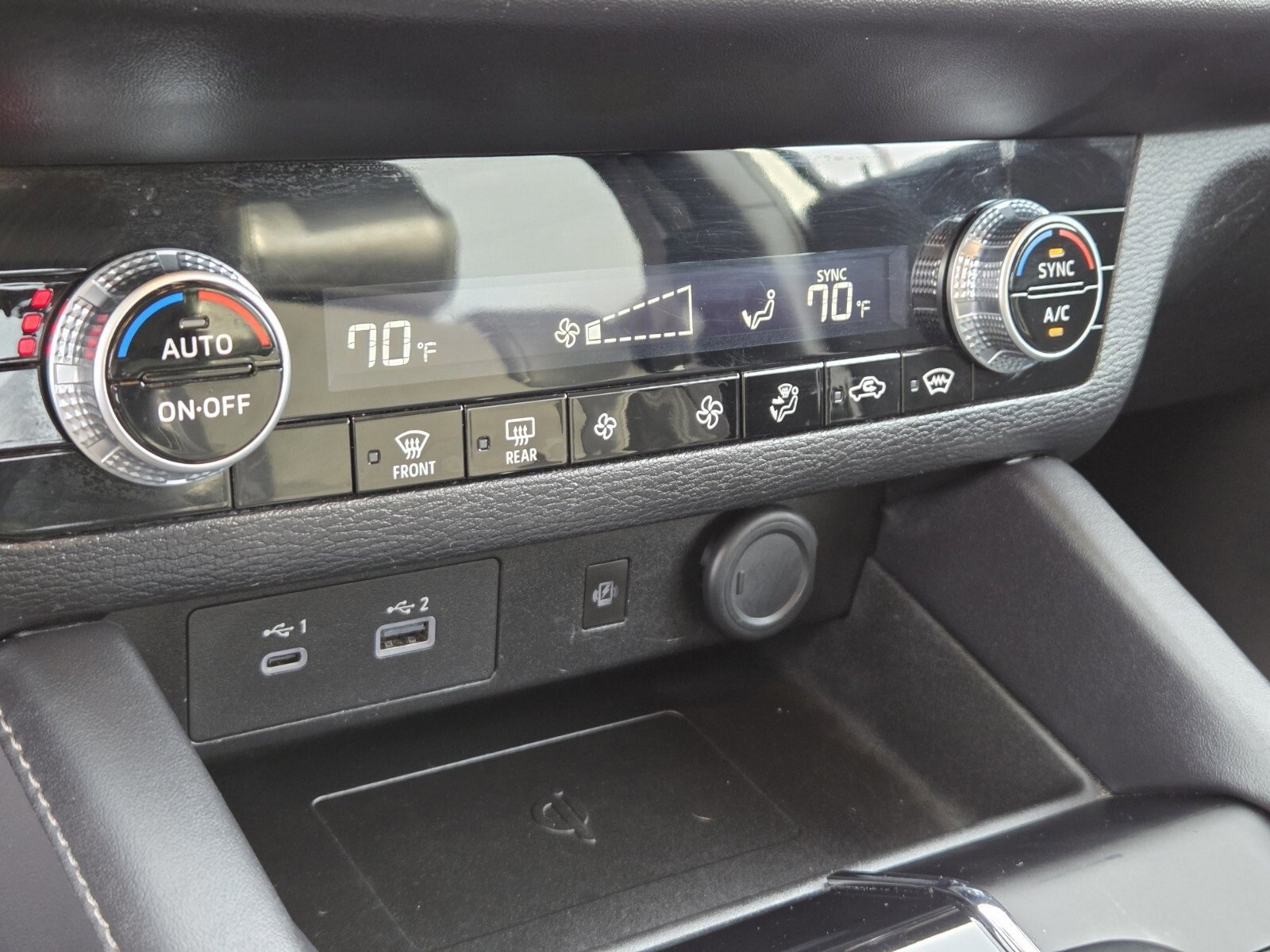 Used 2024 Mitsubishi Outlander 4WD Plug-In Hybrid image 23