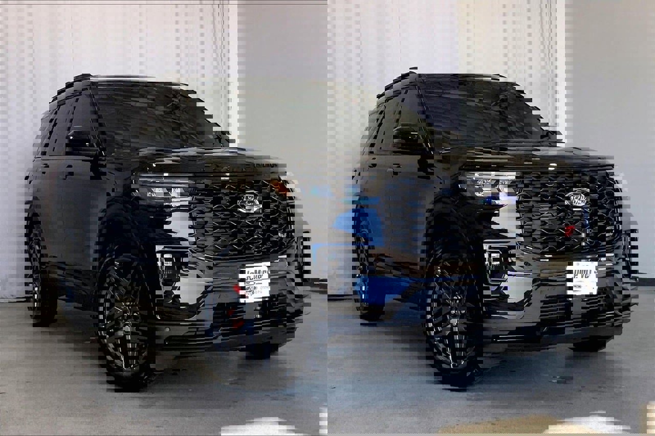 Certified 2025 Ford Explorer ST w/ Sun And Sound Package image 6