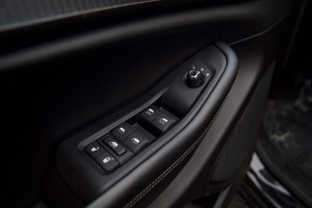 Used 2024 Jeep Grand Cherokee L Laredo RWD image 14