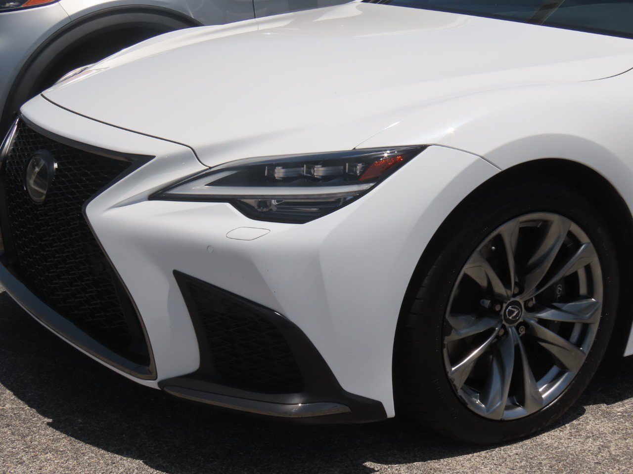 Used 2021 Lexus LS 500 F Sport w/ Accessory Package (Z2) RWD image 3