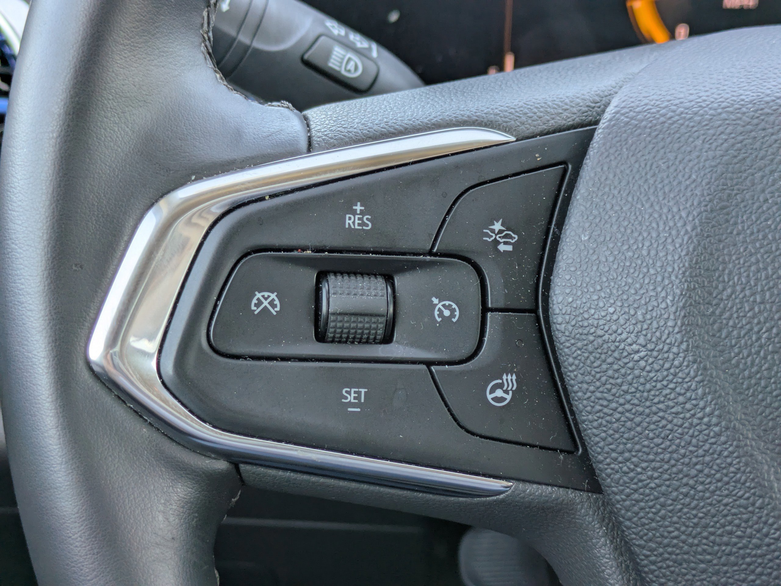 Used 2025 Chevrolet Trax LT w/ LT Convenience Package image 22