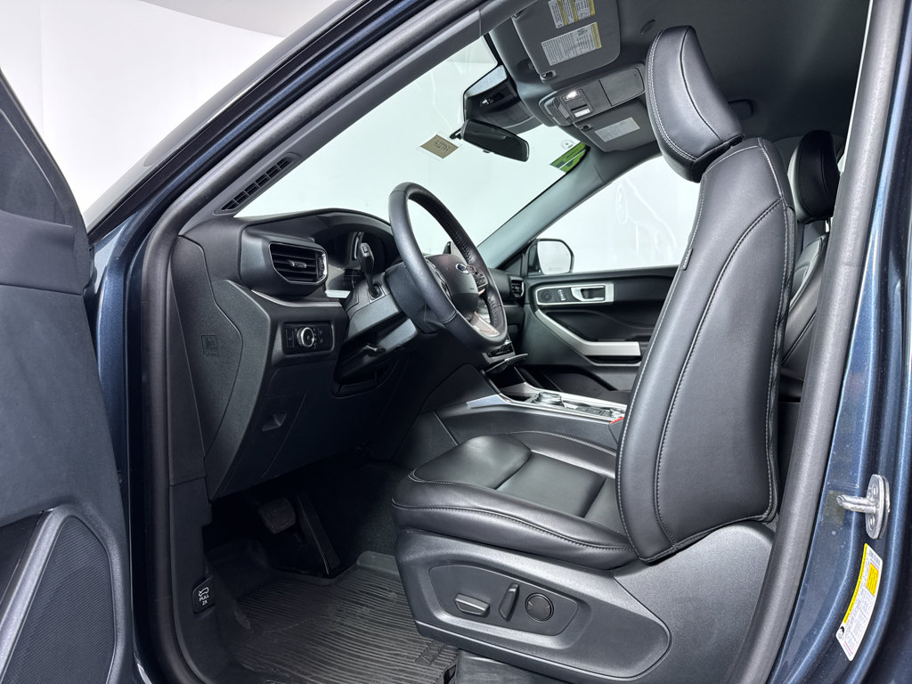 Certified 2024 Ford Explorer XLT w/ Equipment Group 202A AWD/4WD image 5