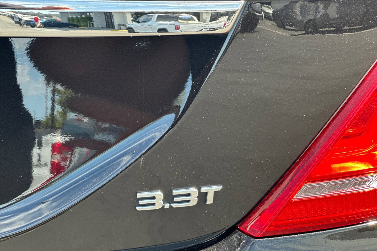 Used 2019 Genesis G90 3.3T Premium RWD image 29