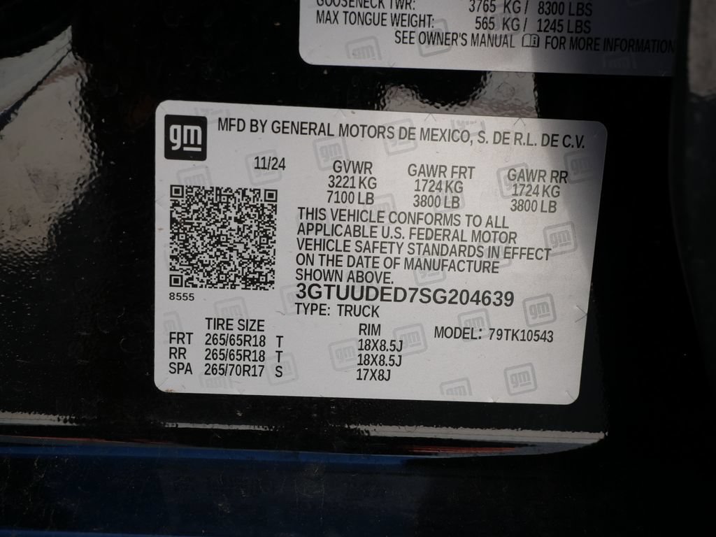 Used 2025 GMC Sierra 1500 SLT AWD/4WD image 42